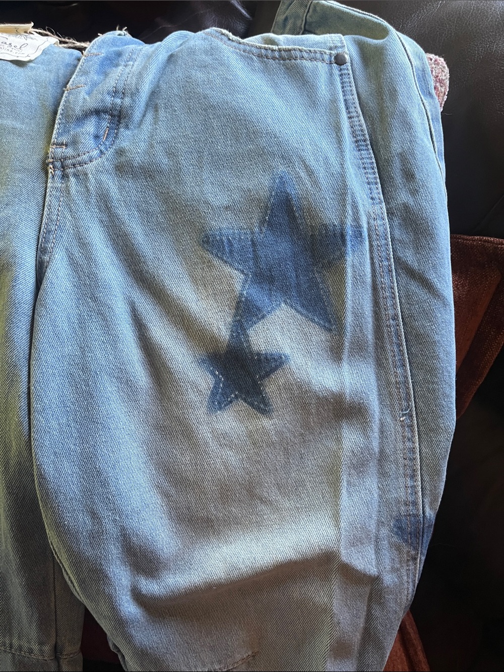 Easel Light Blue Star Leg Jeans: Size Medium - Picture 6 of 10